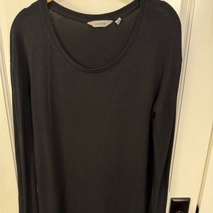 Black Athleta long sleeve shirt